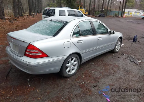 2001 Mercedes-Benz C 320 z USA, uszkodzony, nr VIN WDBRF64J31F035348